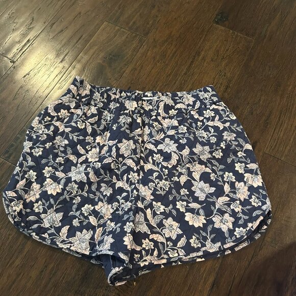 MNG Mango Quilted Floral Shorts Medium - Picture 2 of 4